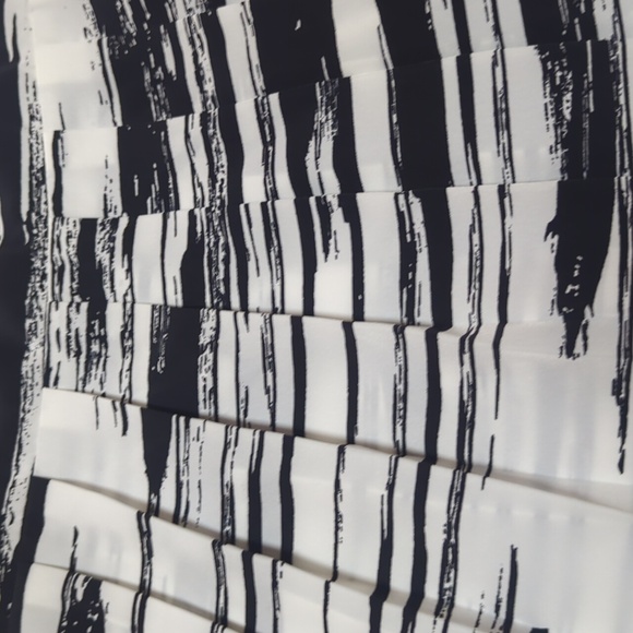 Banana Republic Factory Black & White Striped Pleated Preppy Tennis Skirt Size 6 - Picture 3 of 7